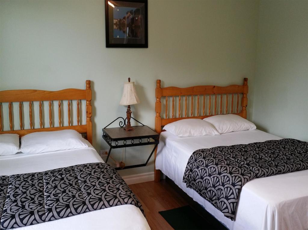Baker'S Lighthouse Motel Summerside Oda fotoğraf